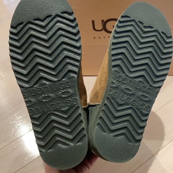 Ugg Classic Boot - Picture 5 of 6